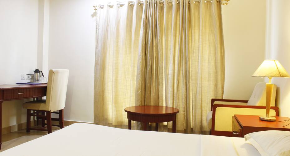 Taj Mahal Hotel (Himayath Nagar), Hyderabad 5